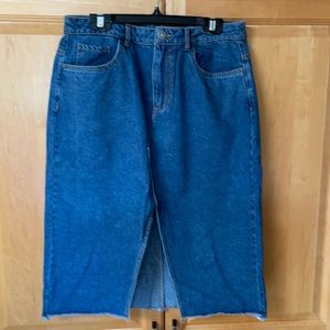 Denim skirt with the front slit